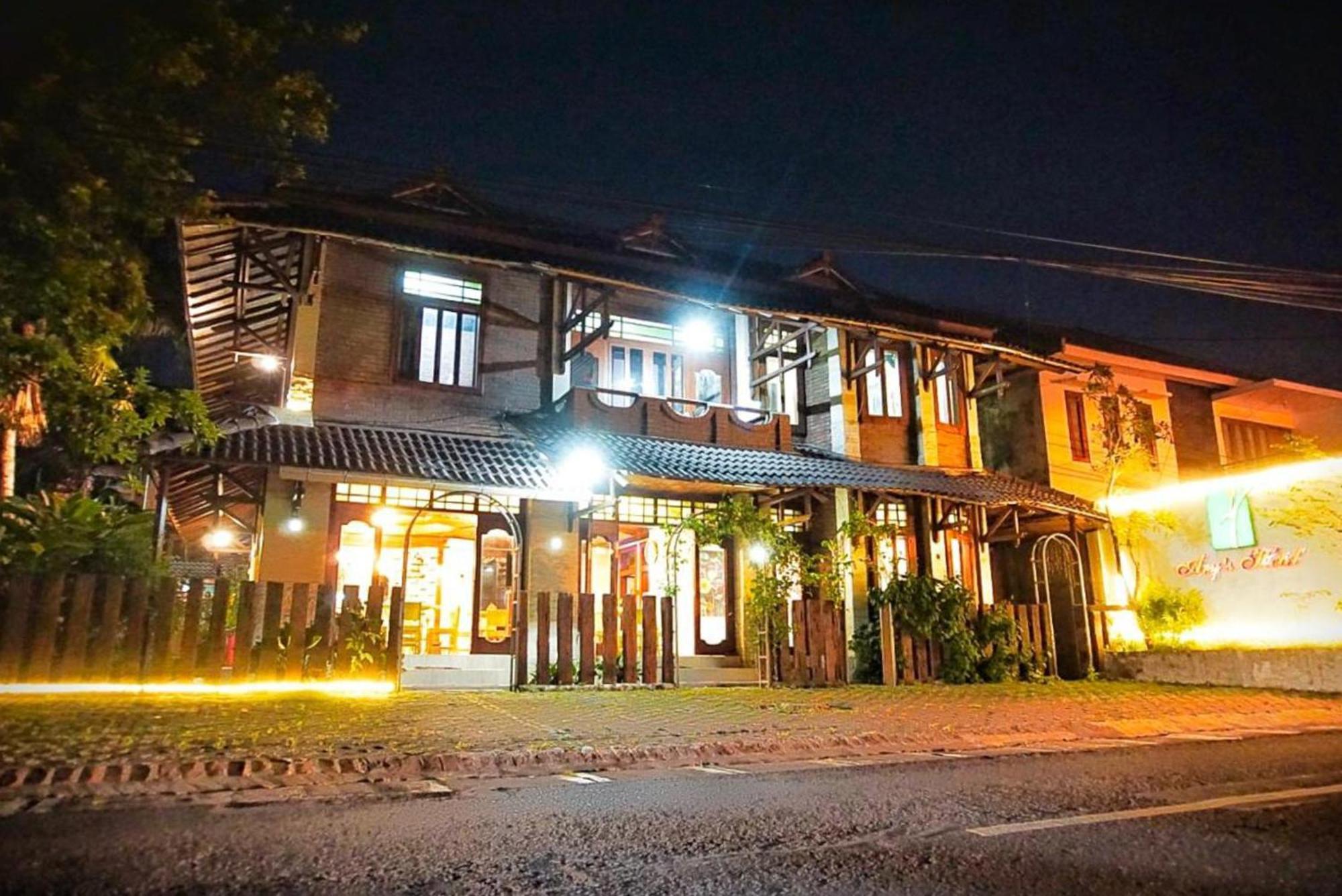 Arys Garden Hotel Yogyakarta Eksteriør bilde
